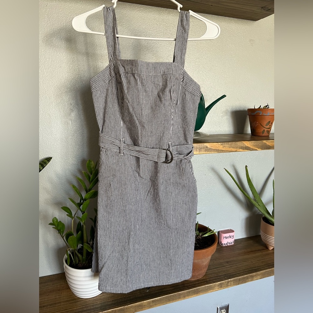 Holliser dress